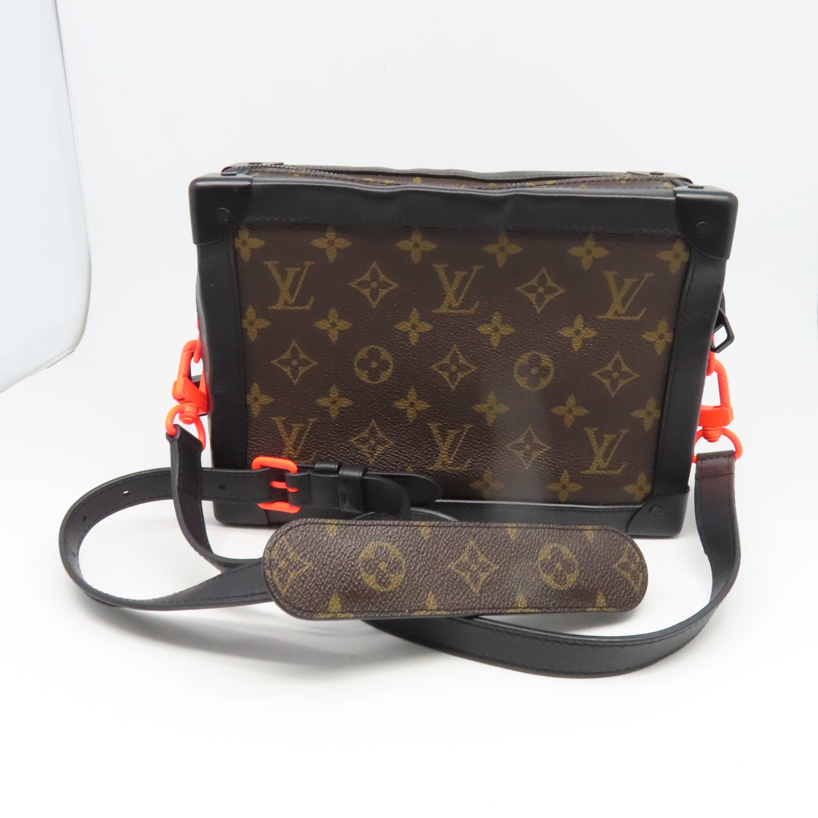 LOUIS VUITTON Monogram Soft Trunk Shoulder Bag肩背袋啡色