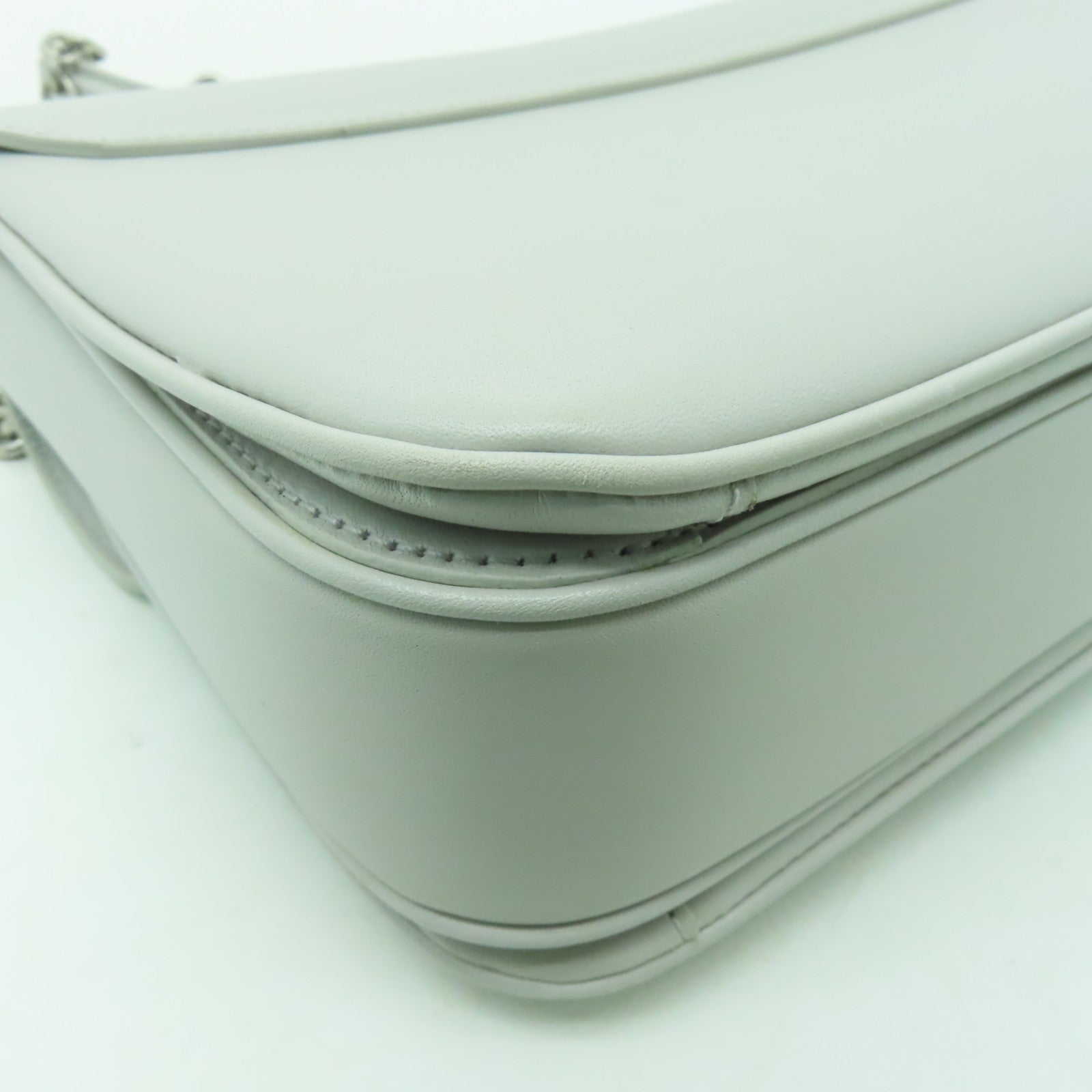 CELINE 牛皮皮革Medium C銀扣鏈帶肩背袋灰色