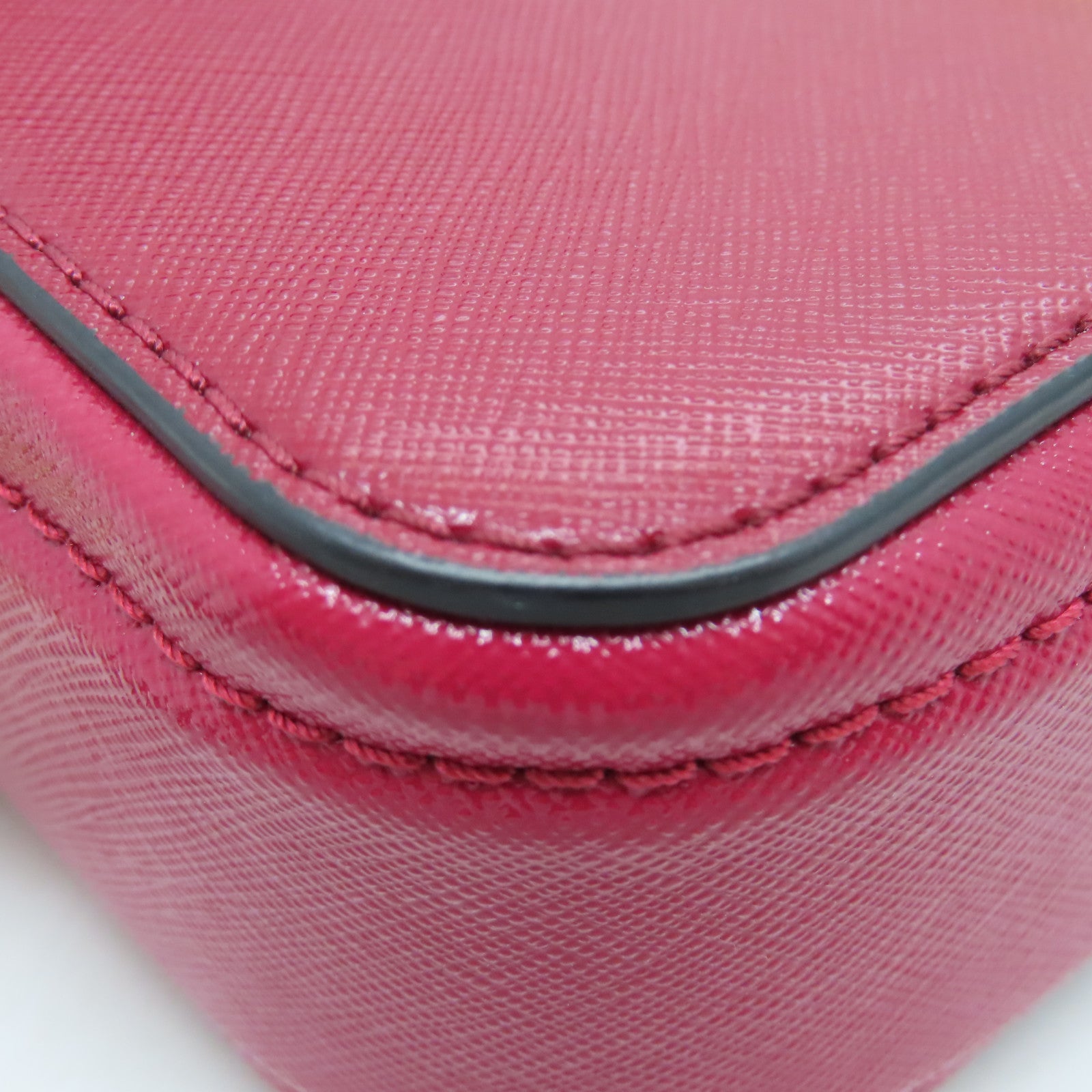 MARC JACOBS 牛皮皮革Carmera Bag金扣肩背袋紅色