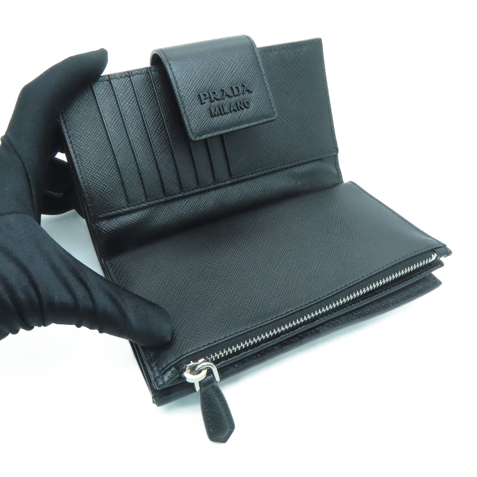 PRADA Saffiano牛皮皮革Wallet银扣钱包黑色