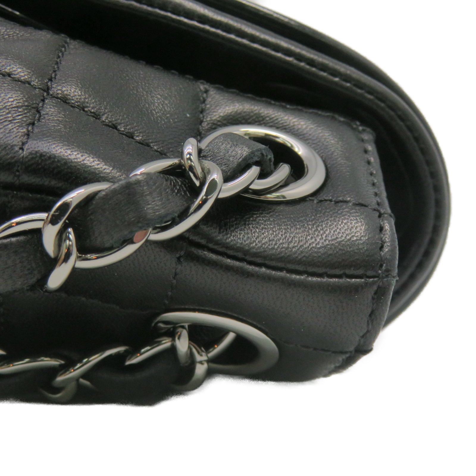 CHANEL 菱格牛皮皮革/漆皮皮革Chain Shoulder银扣链带肩背袋黑色