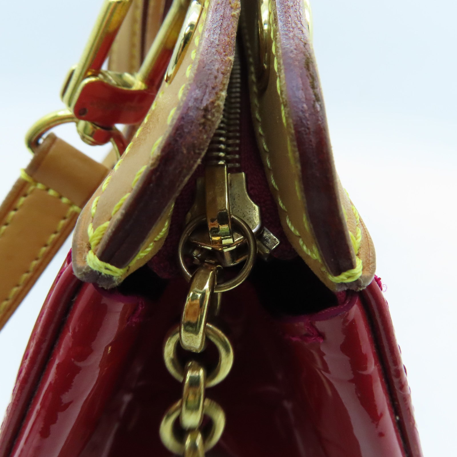 LOUIS VUITTON Vernis Brea MM金扣手挽肩背兩用袋紅色