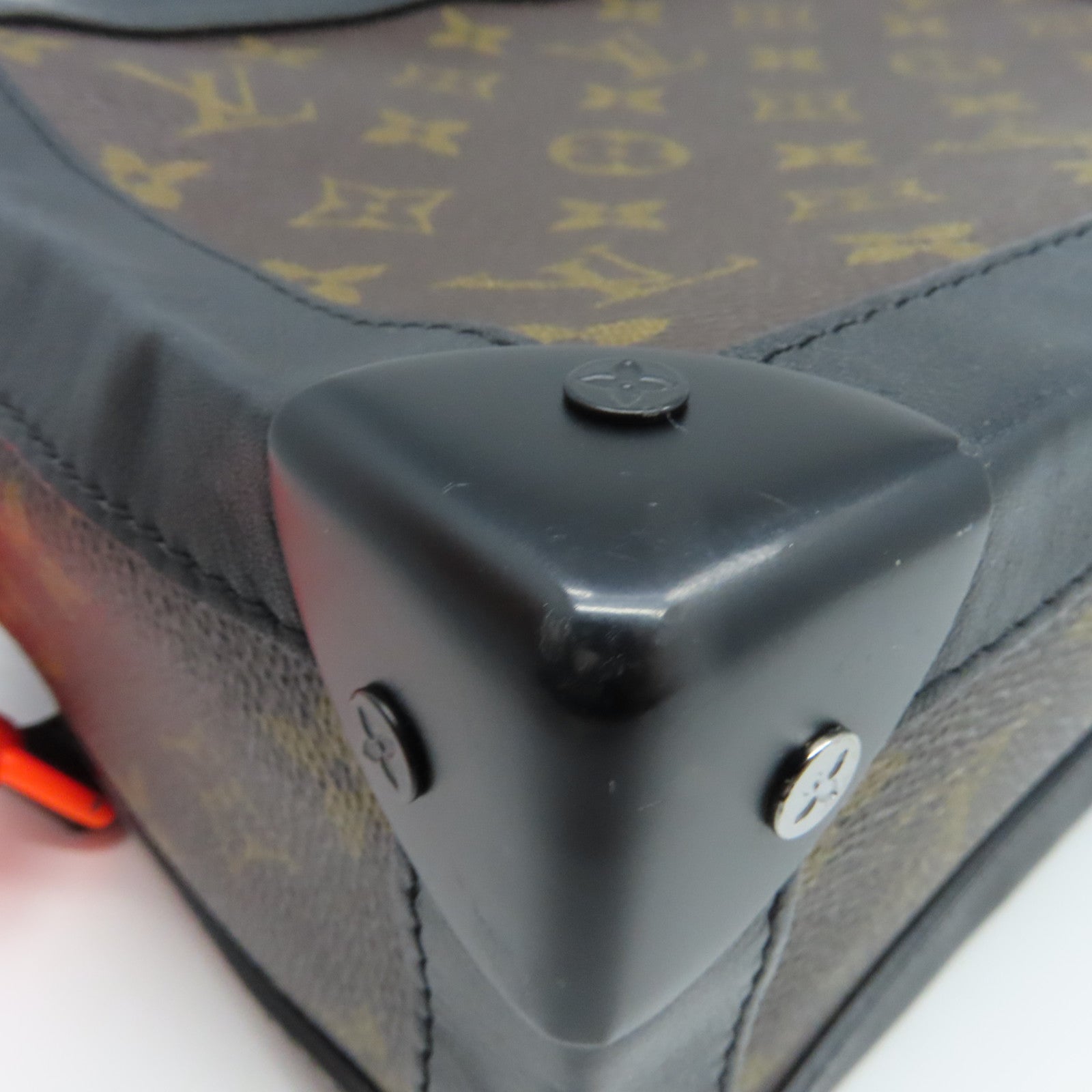 LOUIS VUITTON Monogram Soft Trunk Shoulder Bag肩背袋啡色