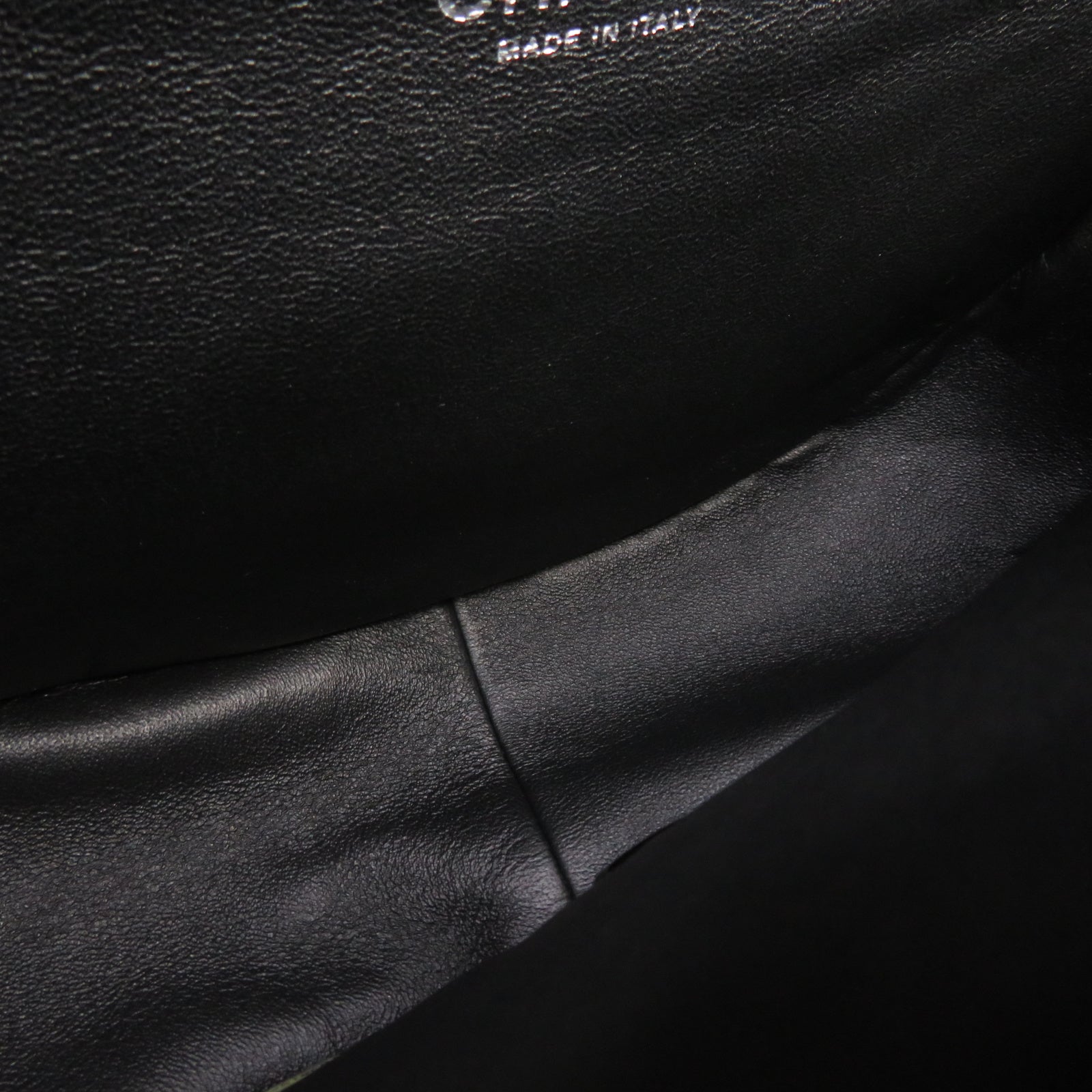 CHANEL 菱格牛皮皮革/漆皮皮革Chain Shoulder银扣链带肩背袋黑色