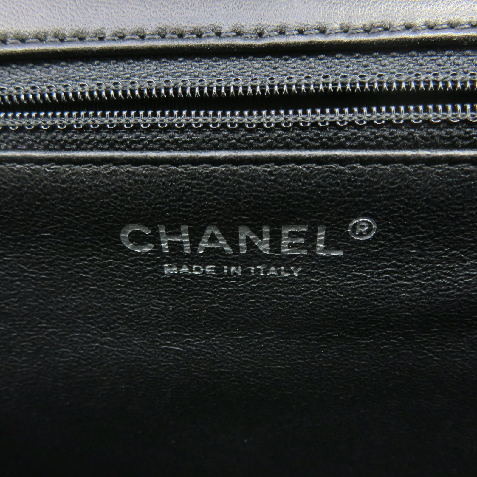 CHANEL 菱格牛皮皮革/漆皮皮革Chain Shoulder银扣链带肩背袋黑色