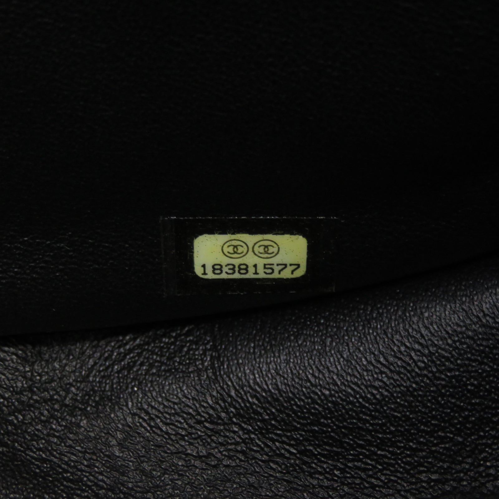 CHANEL 菱格牛皮皮革/漆皮皮革Chain Shoulder银扣链带肩背袋黑色