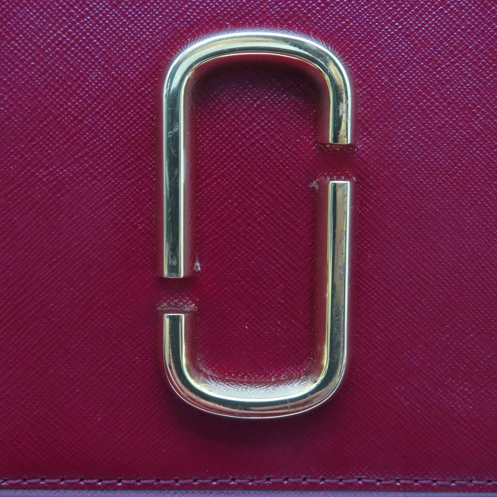 MARC JACOBS 牛皮皮革Carmera Bag金扣肩背袋紅色