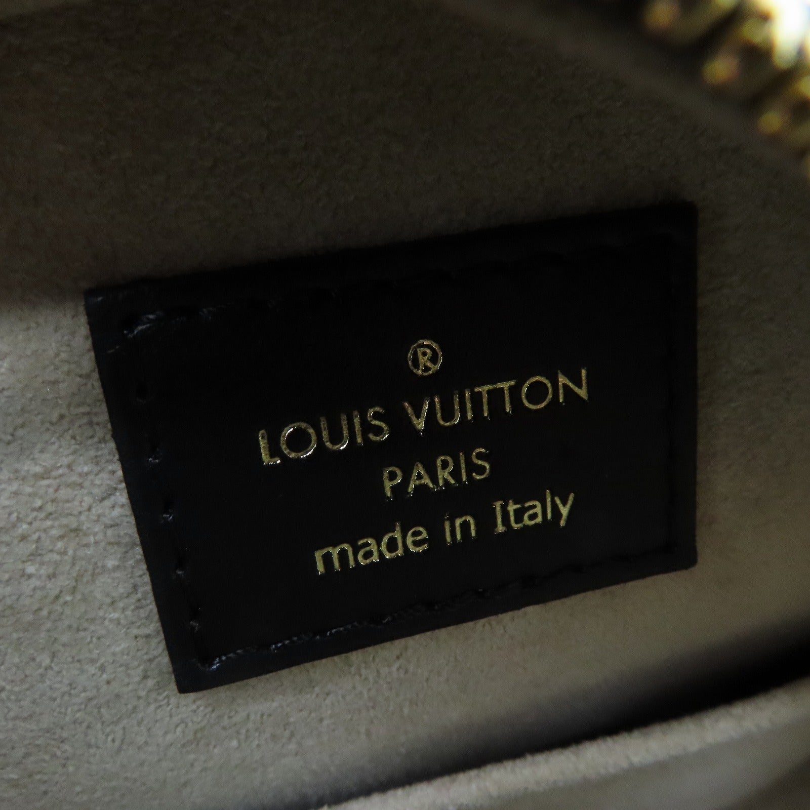 LOUIS VUITTON Clafoutis Giant Boite Chapeau金扣肩背袋紅色/黑色/白色