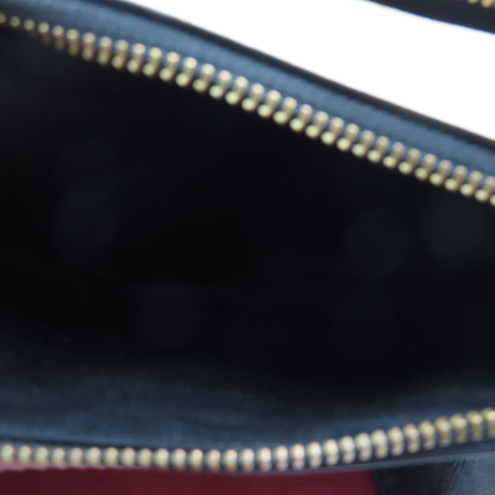 MARC JACOBS 牛皮皮革Carmera Bag金扣肩背袋紅色