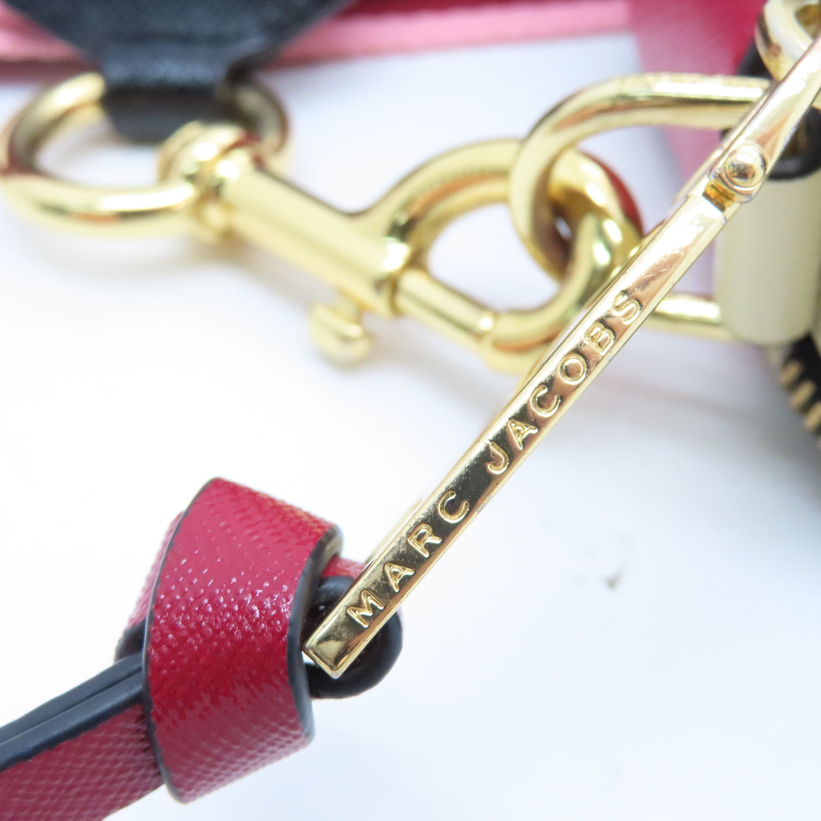 MARC JACOBS 牛皮皮革Carmera Bag金扣肩背袋紅色