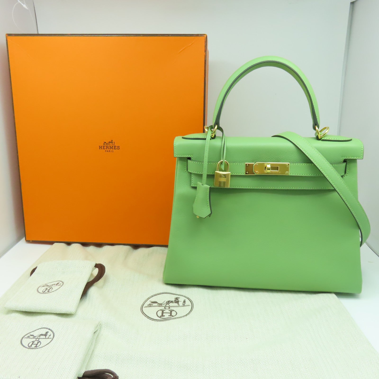 HERMES Evercolour皮革Kelly 28金扣手挽肩背兩用袋牛油果绿色