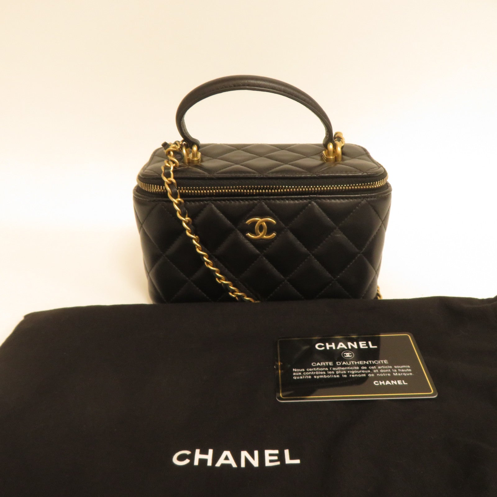 CHANEL 菱格羊皮皮革Chain Shoulder金扣鏈帶肩背袋黑色