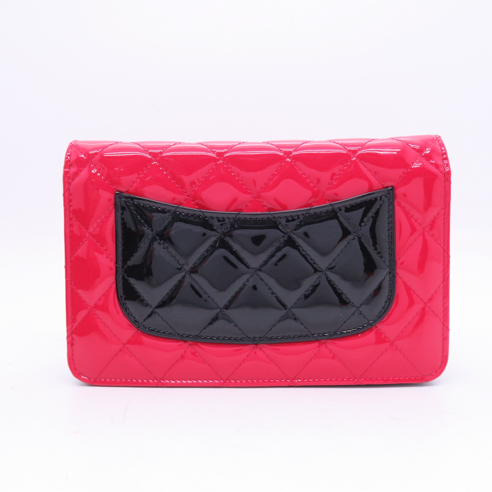 CHANEL 菱格漆皮皮革WOC Wallet On Chain銀扣鏈帶肩背袋紅色/黑色