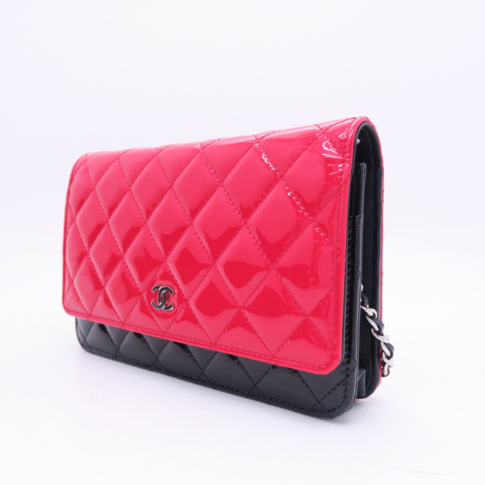 CHANEL 菱格漆皮皮革WOC Wallet On Chain銀扣鏈帶肩背袋紅色/黑色