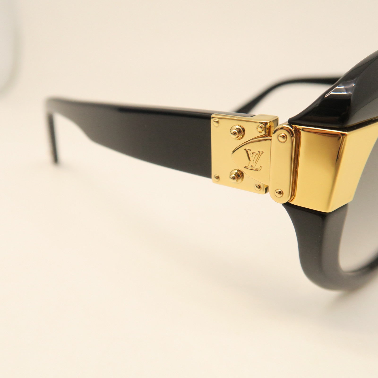 LOUIS VUITTON PVC Sunglass Gold Buckle Sunglasses Black