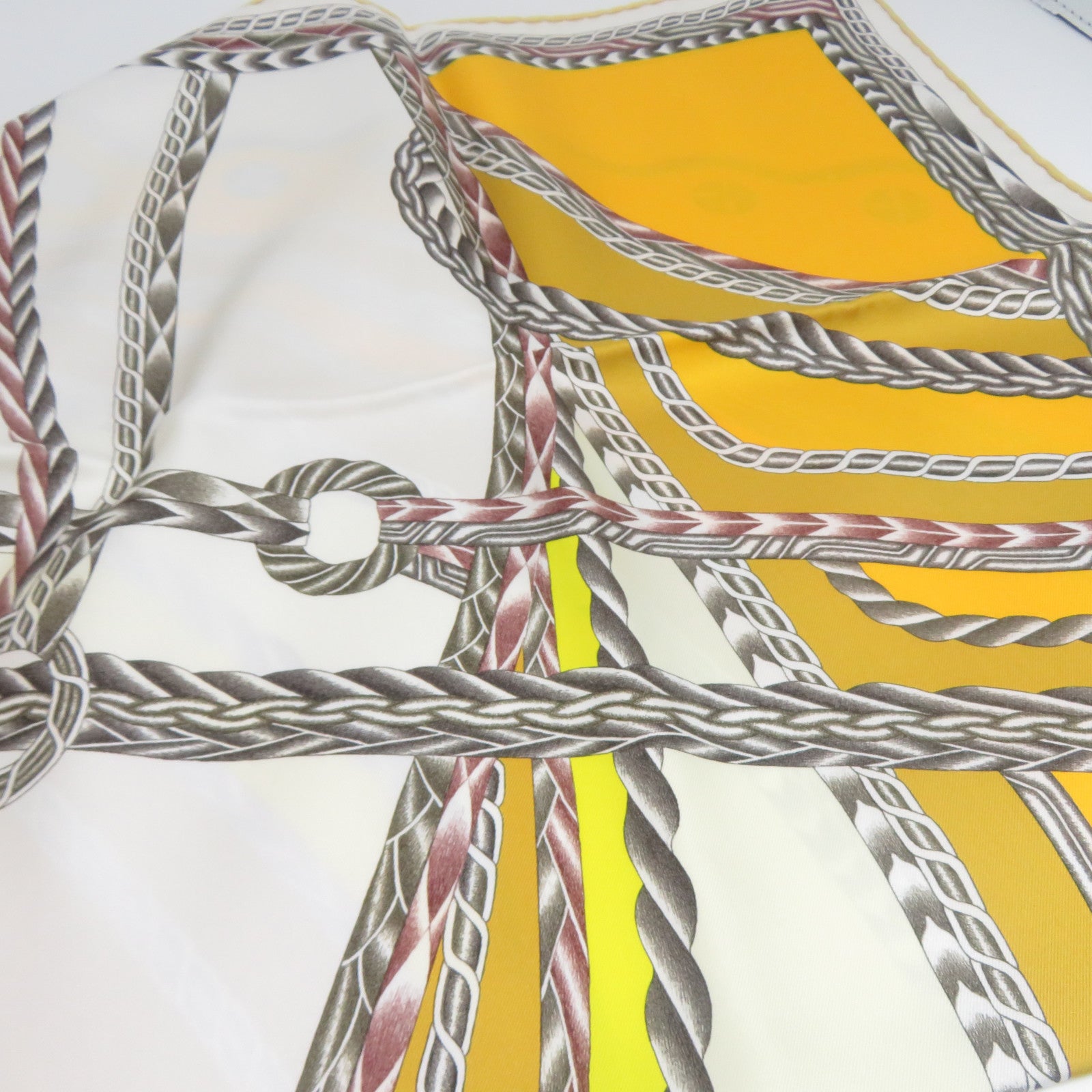 HERMES 【激減優惠】絲質Scarf絲巾白色