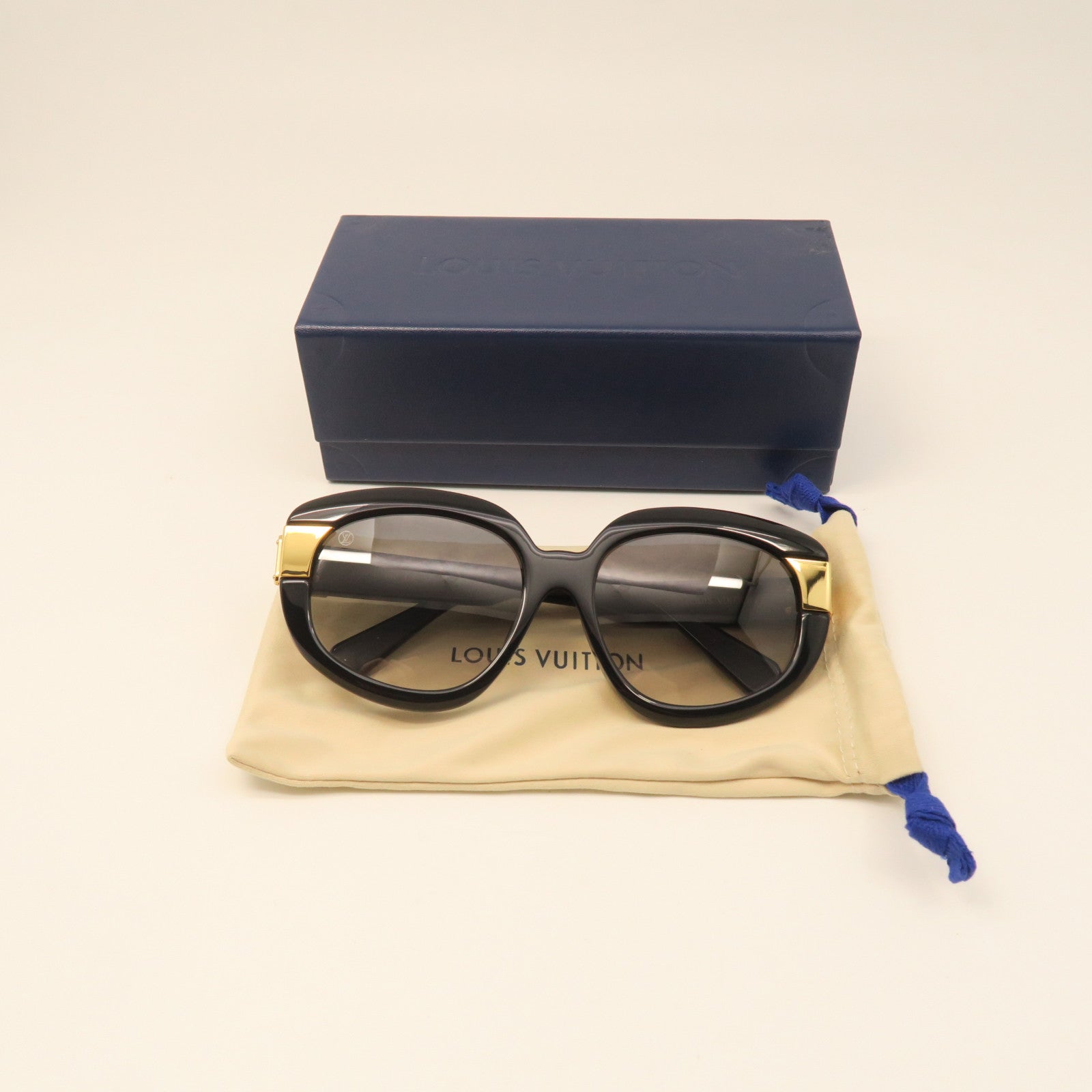 LOUIS VUITTON PVC Sunglass Gold Buckle Sunglasses Black