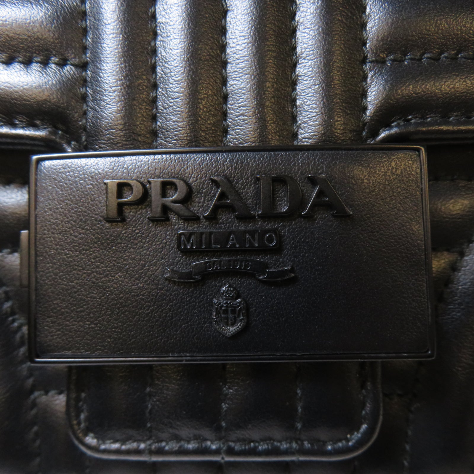 PRADA 牛皮皮革Chain Shoulder黑扣鏈帶肩背袋黑色