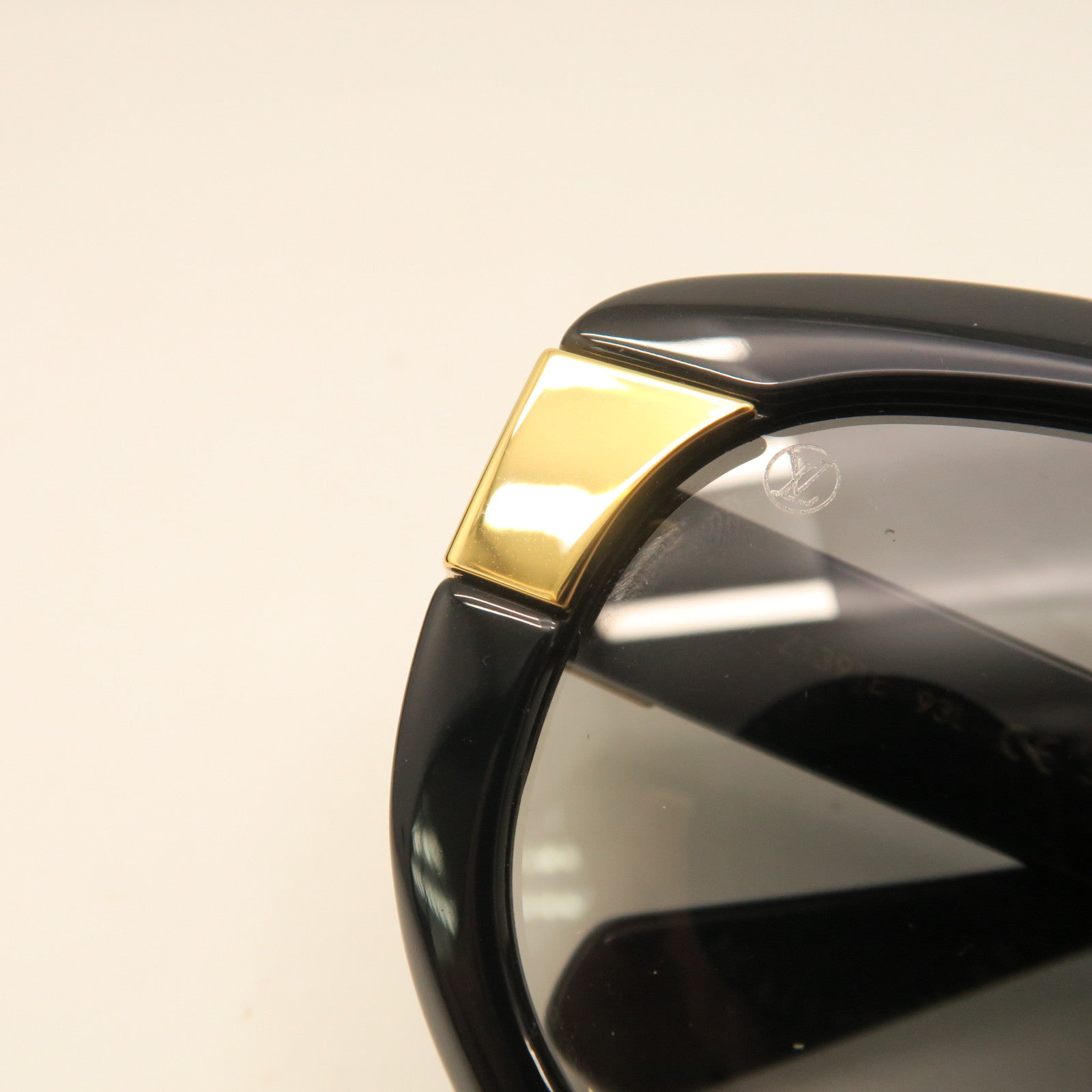 LOUIS VUITTON PVC Sunglass Gold Buckle Sunglasses Black