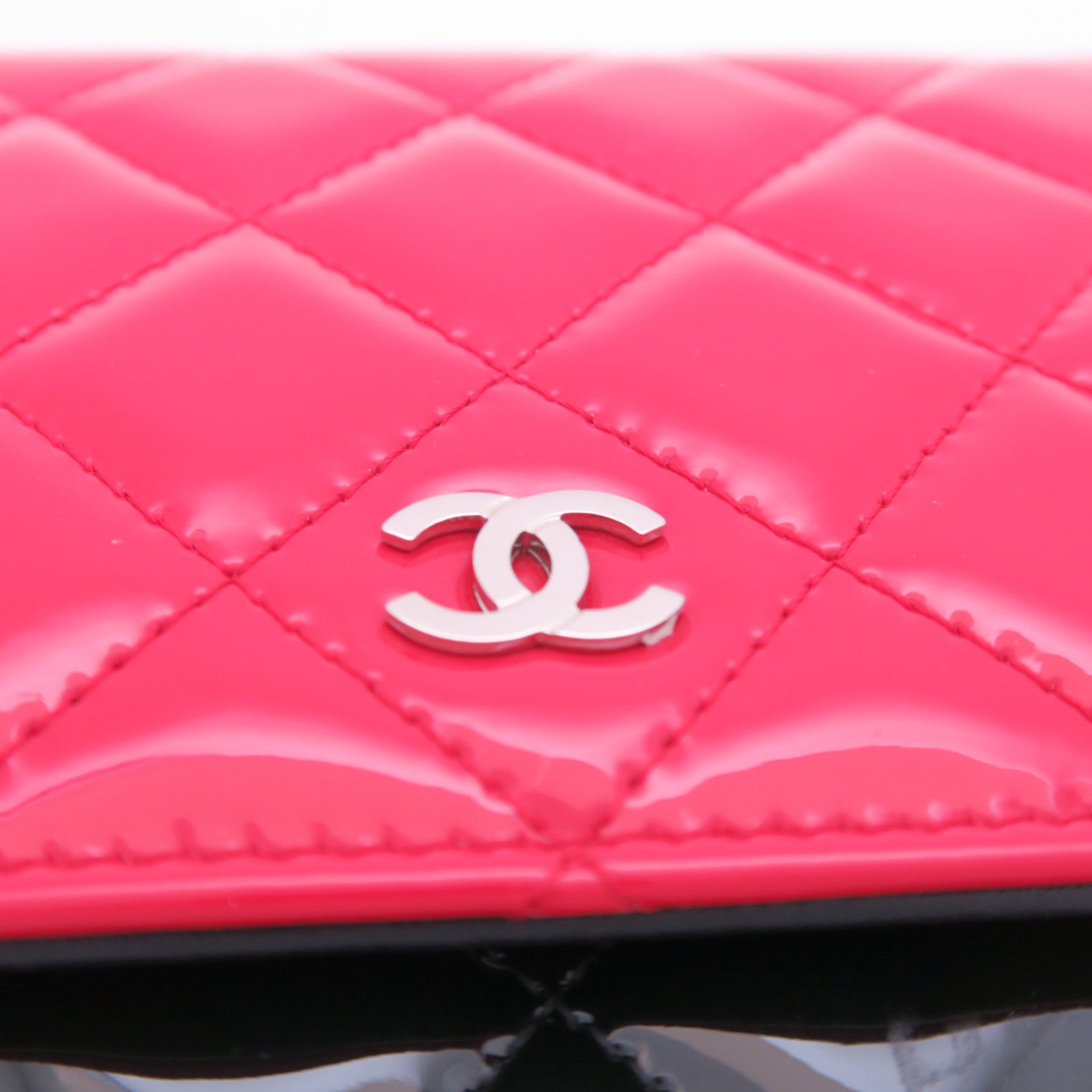 CHANEL 菱格漆皮皮革WOC Wallet On Chain銀扣鏈帶肩背袋紅色/黑色
