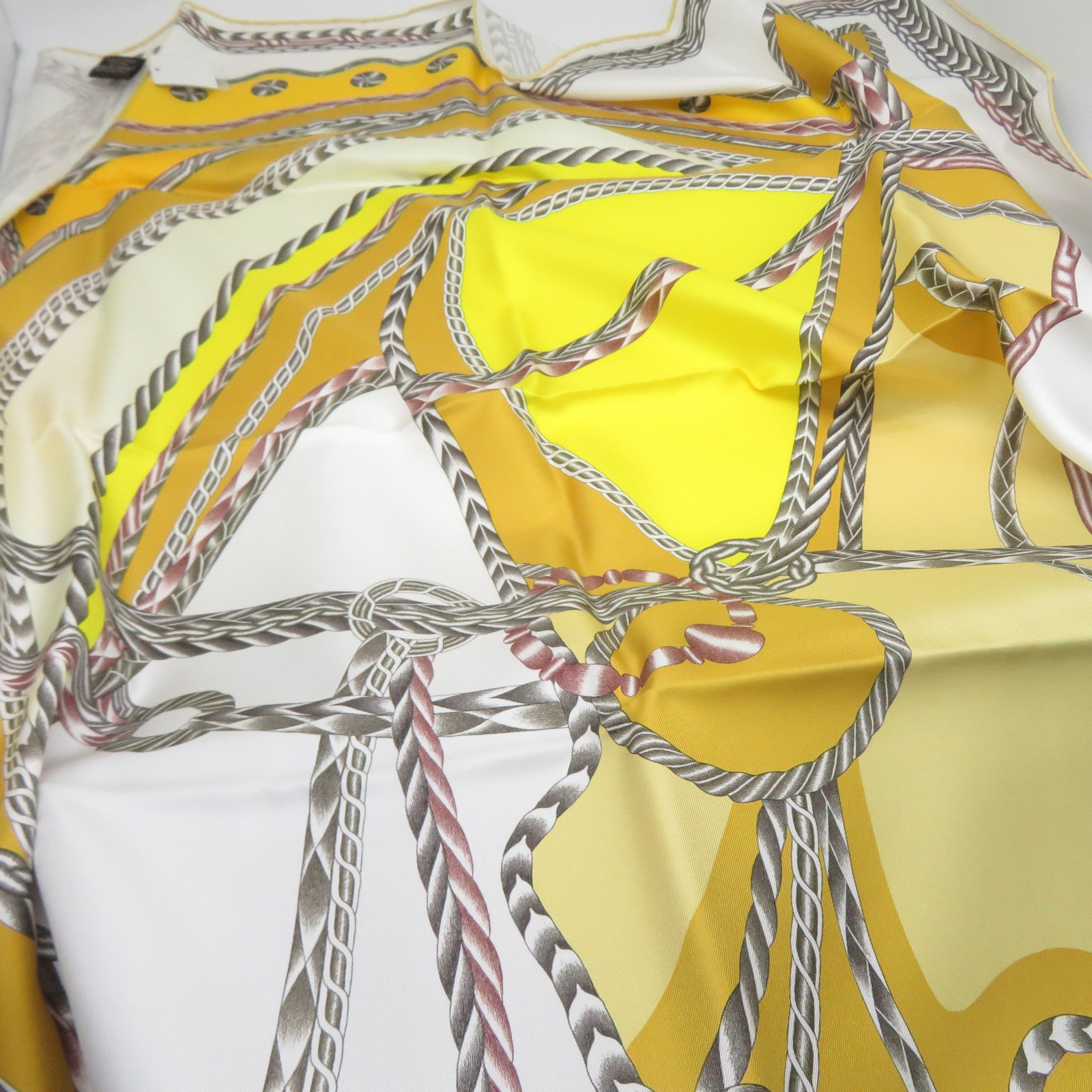 HERMES 【激減優惠】絲質Scarf絲巾白色