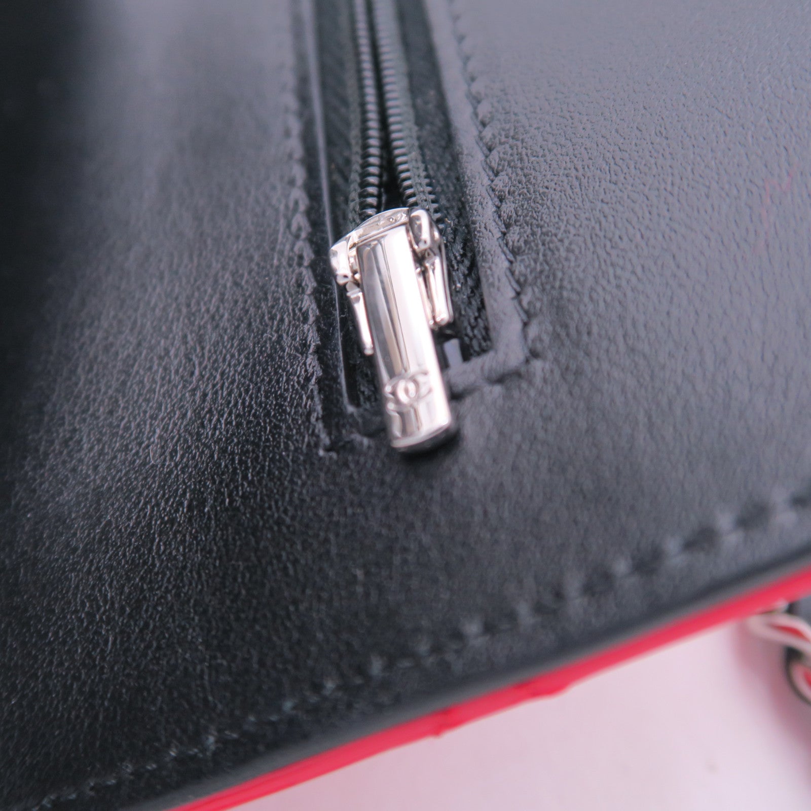 CHANEL 菱格漆皮皮革WOC Wallet On Chain銀扣鏈帶肩背袋紅色/黑色