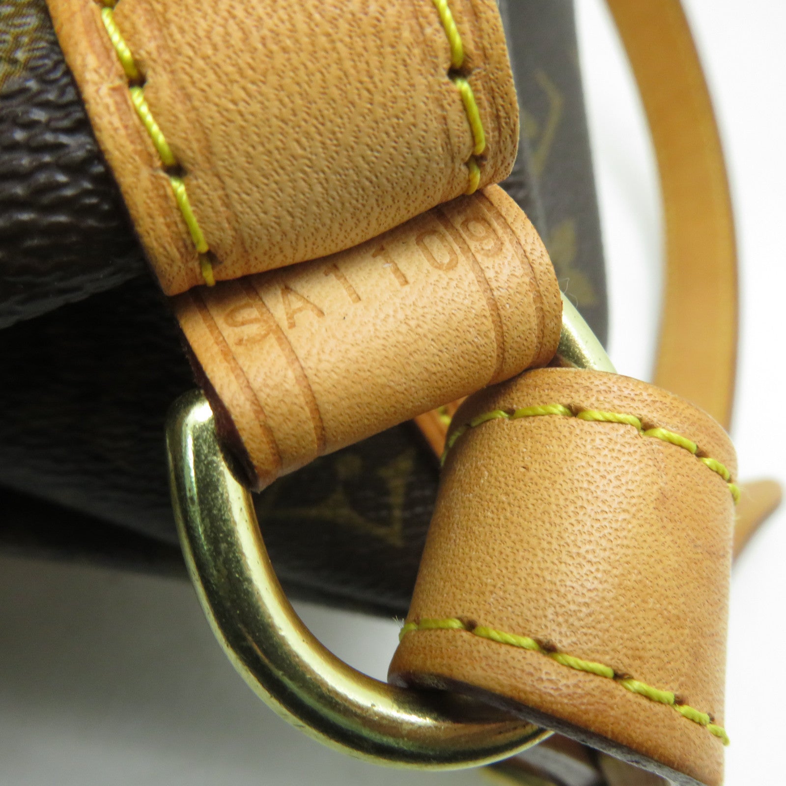 LOUIS VUITTON Monogram Petit Noe金扣肩背袋啡色