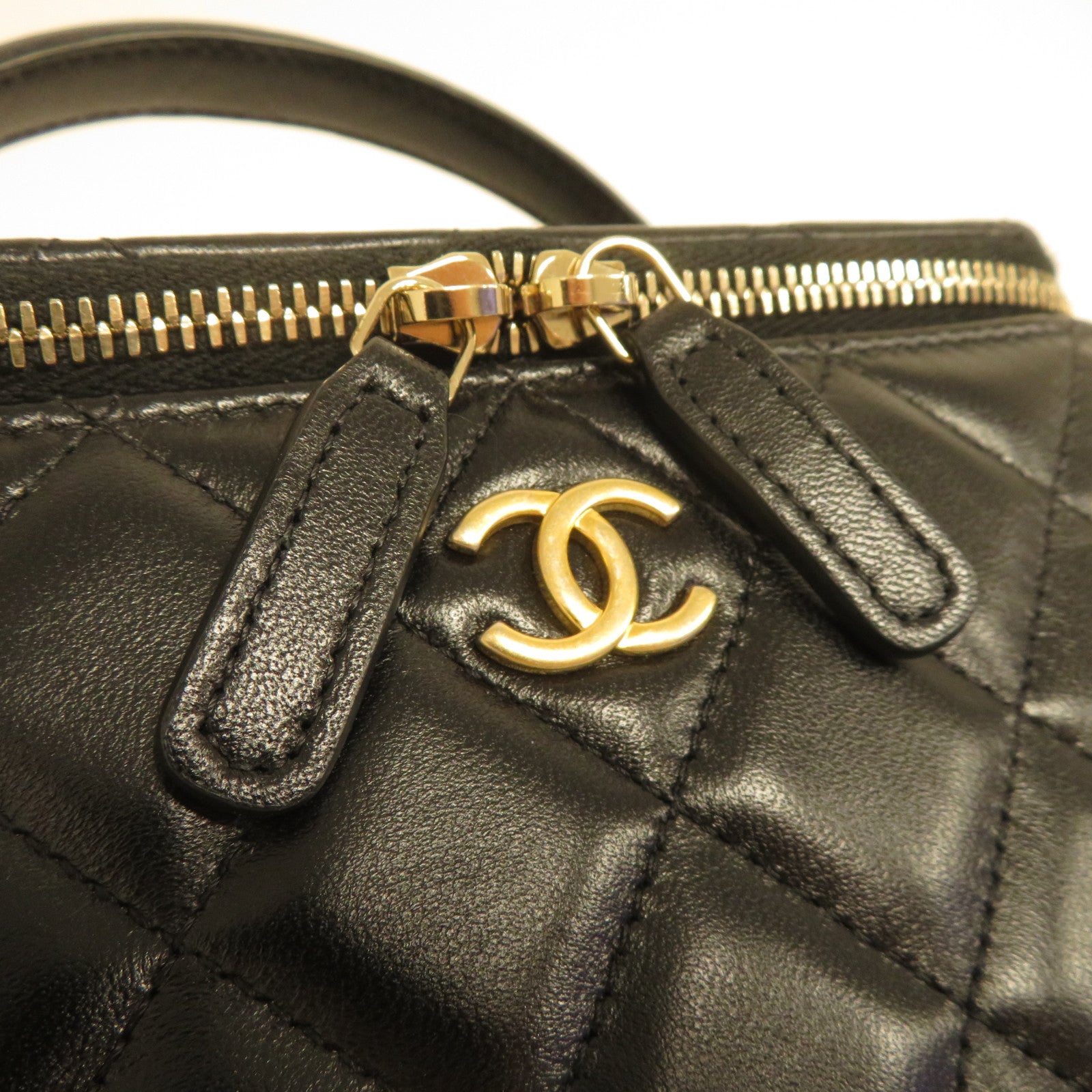 CHANEL 菱格羊皮皮革Chain Shoulder金扣鏈帶肩背袋黑色