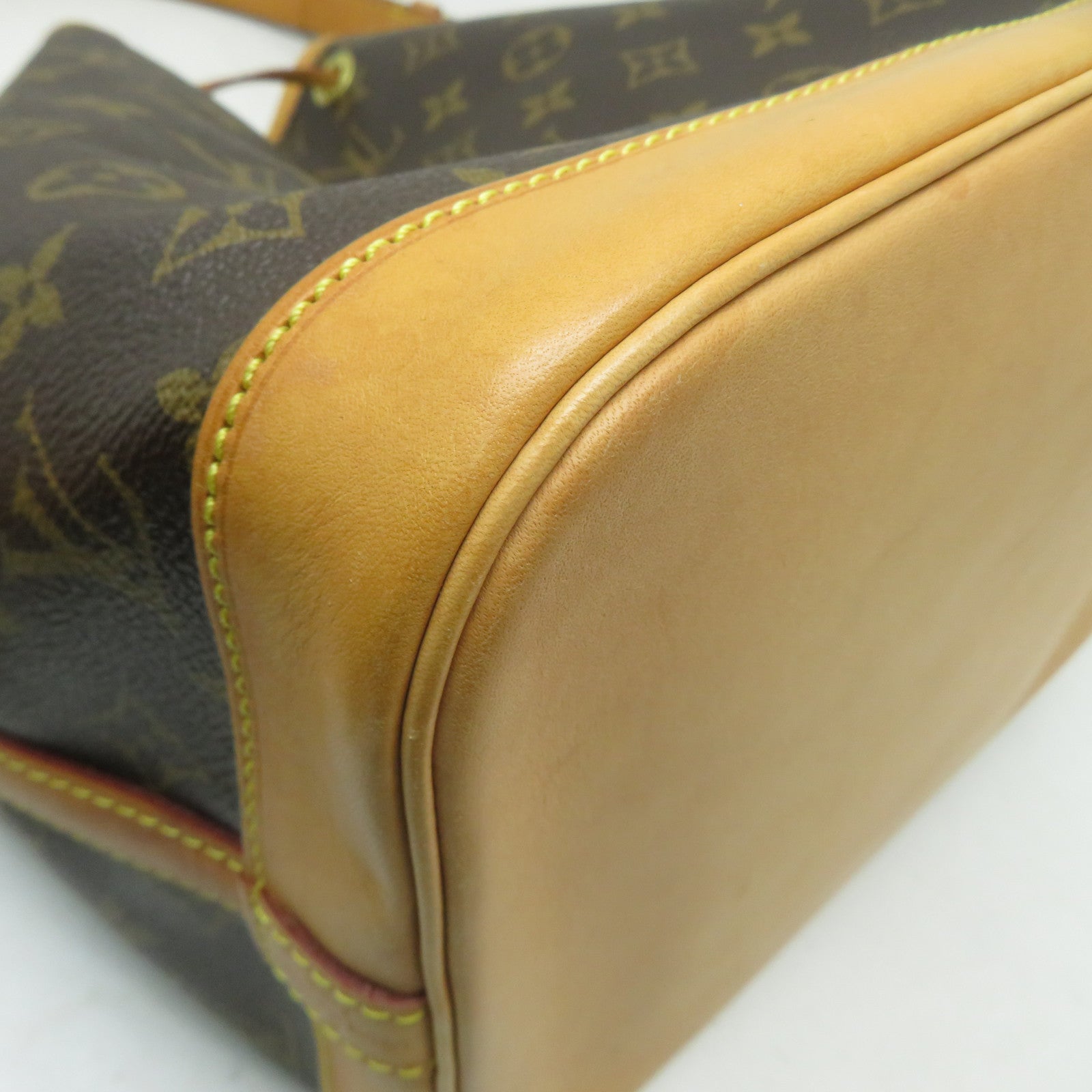 LOUIS VUITTON Monogram Petit Noe金扣肩背袋啡色