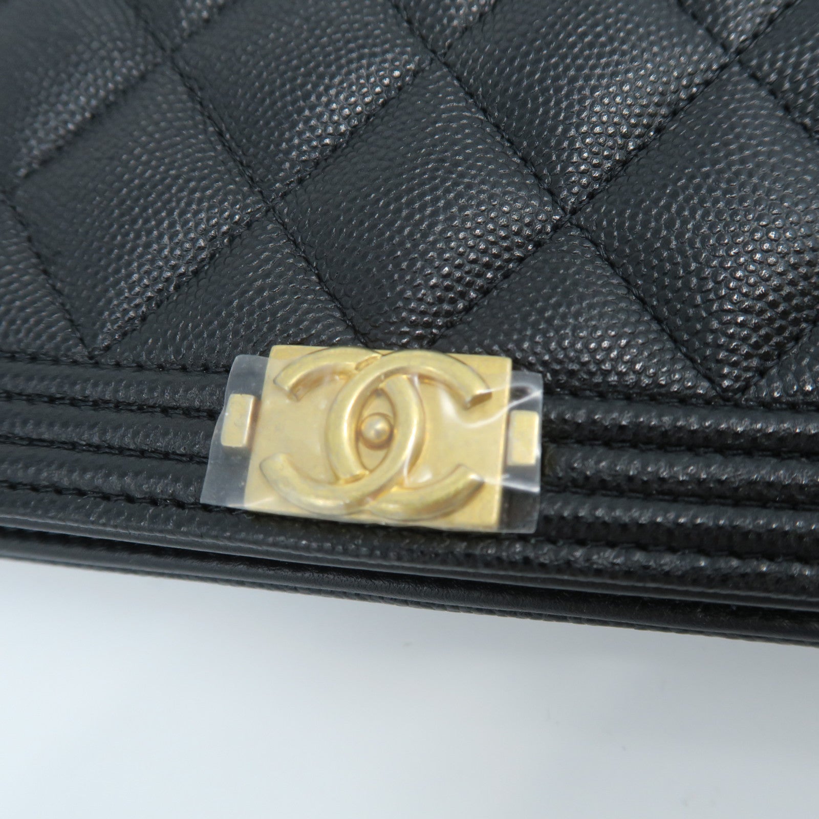 CHANEL rhombic cowhide leather Boy Chanel gold buckle chain shoulder bag black