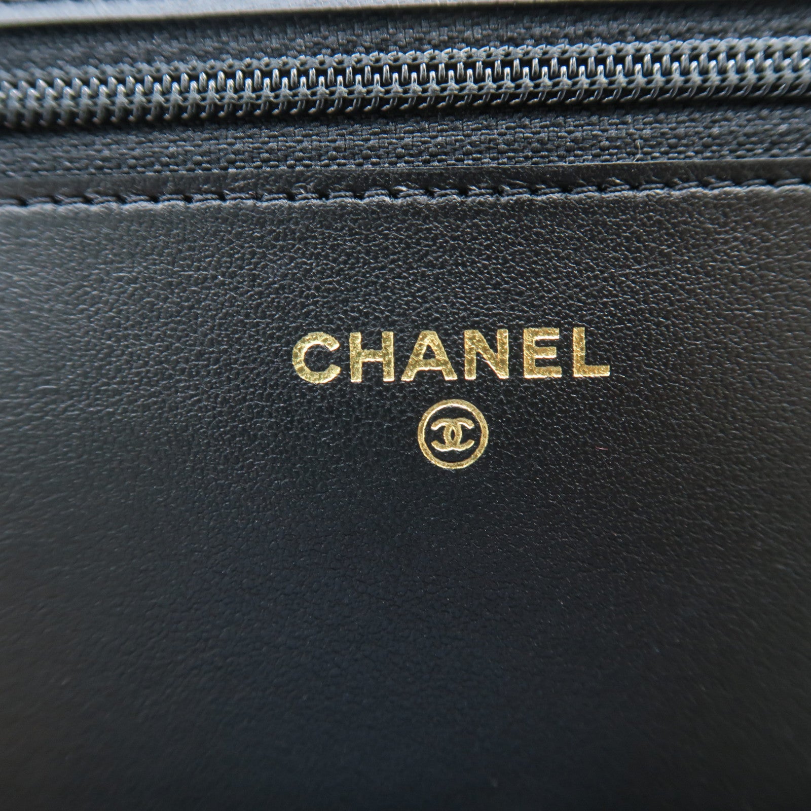 CHANEL rhombic cowhide leather Boy Chanel gold buckle chain shoulder bag black