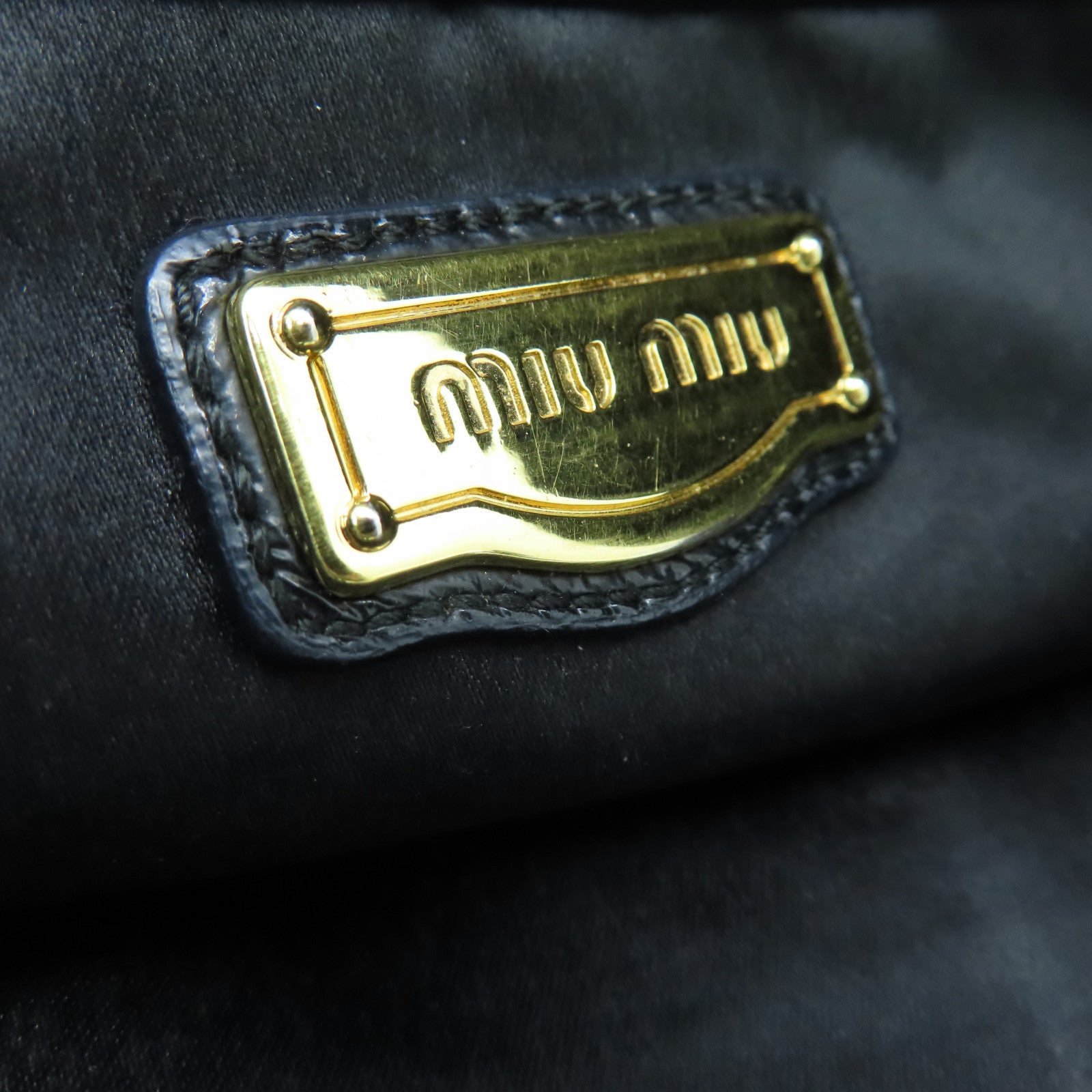 Miu Miu 皮革Handbag金扣手挽袋黑色