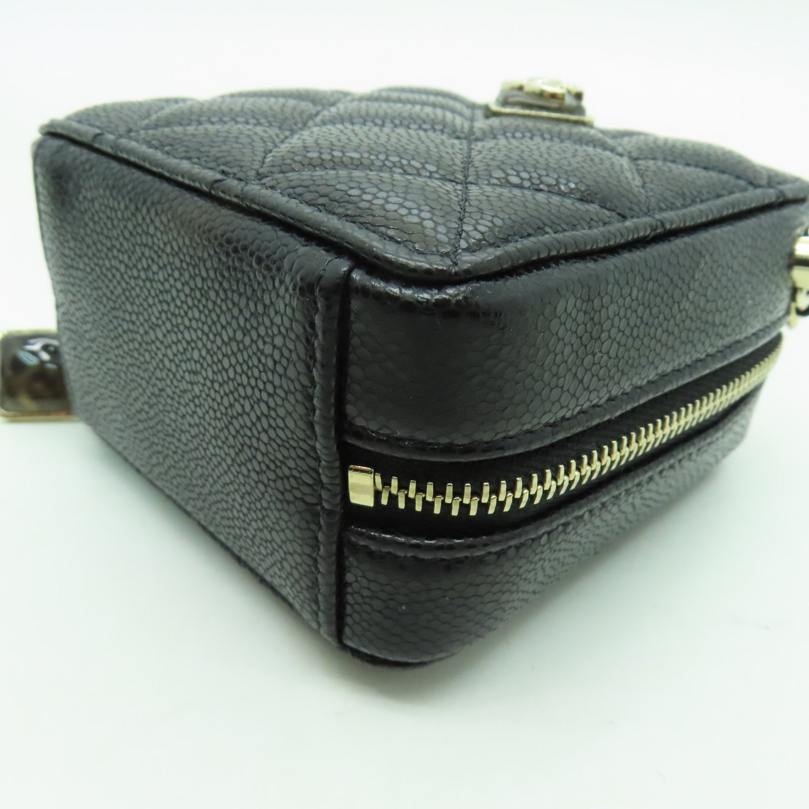 CHANEL 菱格Caviar皮革Mini Chain Shoulder金扣鏈帶肩背袋黑色