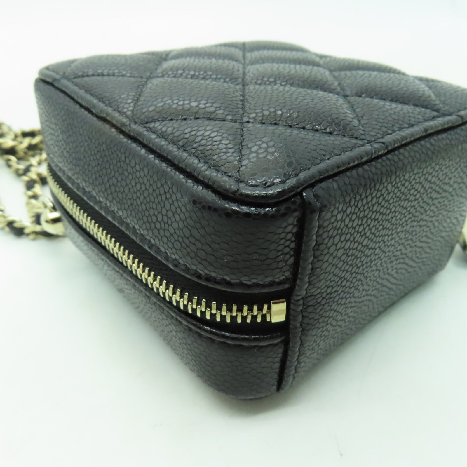 CHANEL 菱格Caviar皮革Mini Chain Shoulder金扣鏈帶肩背袋黑色