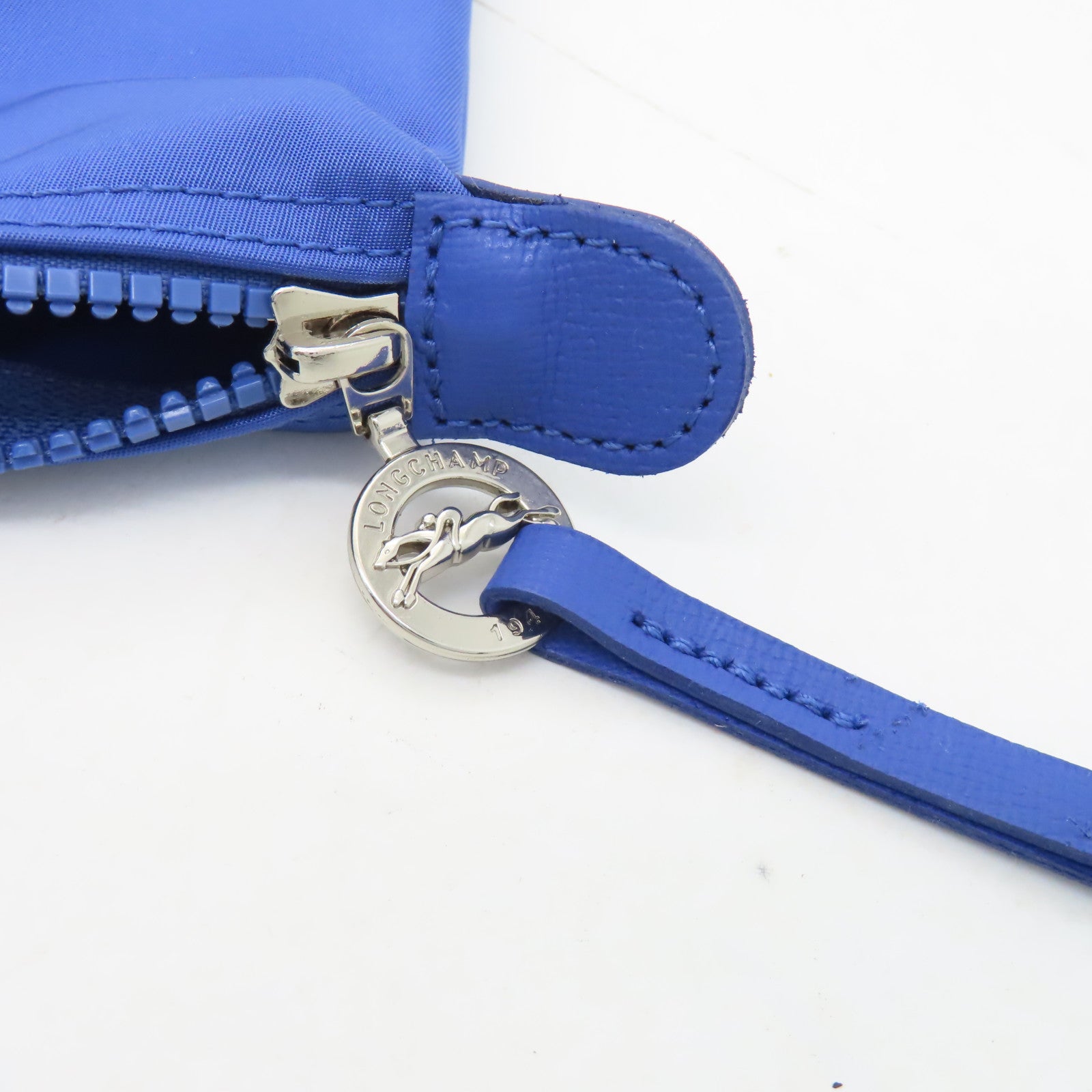 Longchamp 尼龍Hand Bag銀扣肩背袋藍色