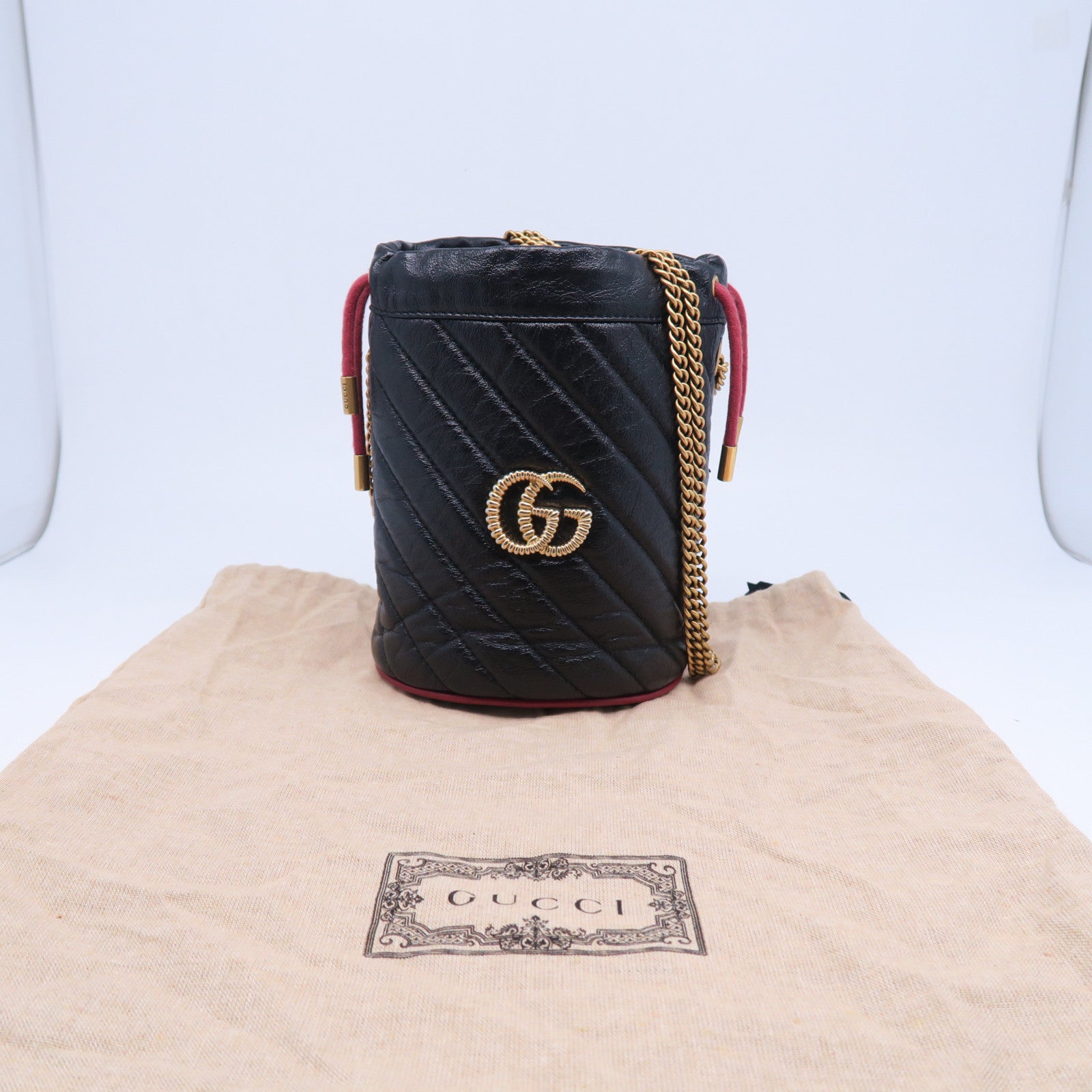 GUCCI 牛皮皮革GG Marmont金扣鏈帶肩背袋黑色/紅色
