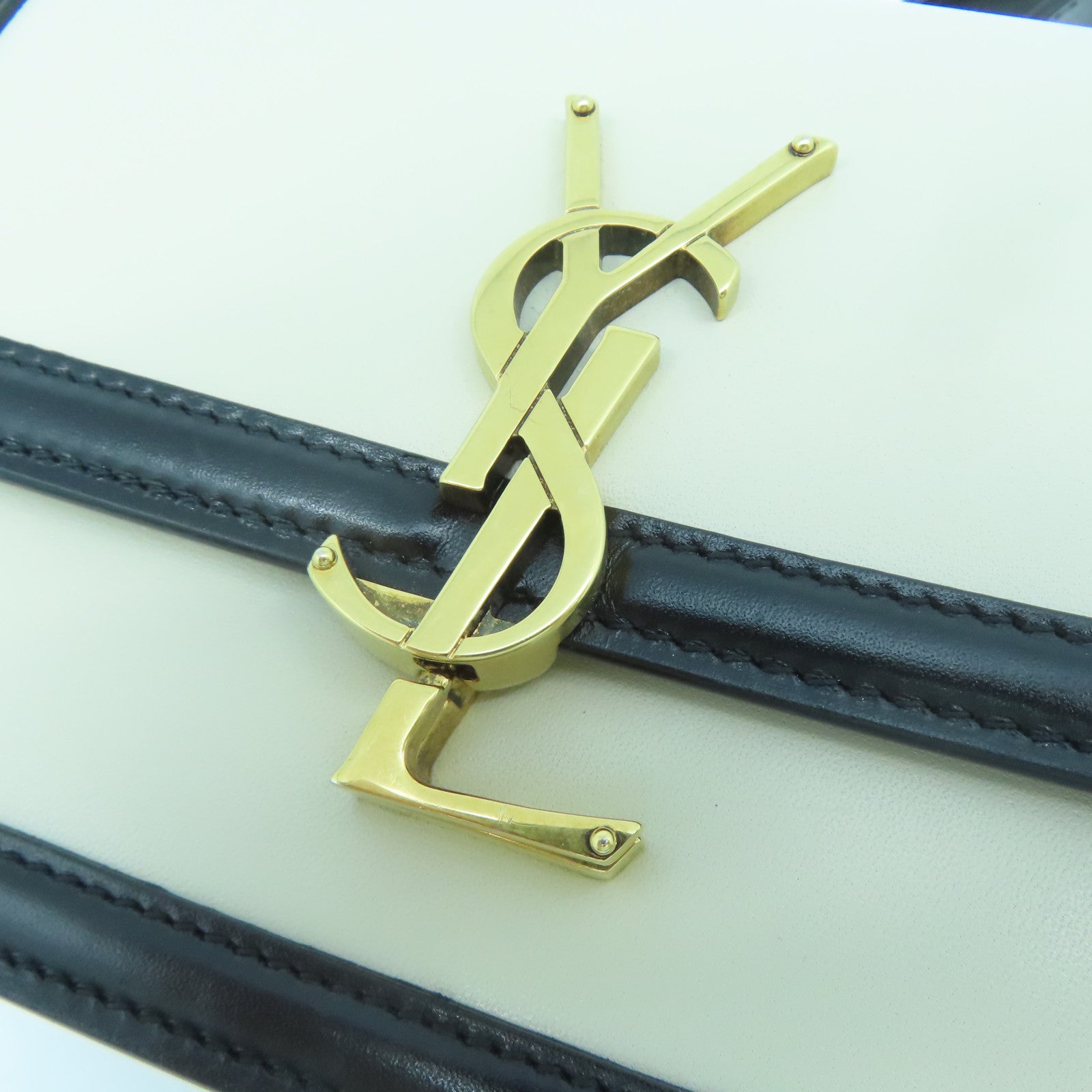 SAINT LAURENT 牛皮皮革Shoulder Bag金扣肩背袋白色/黑色
