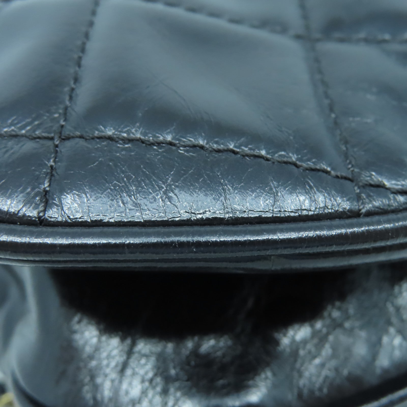 CHANEL 菱格牛皮皮革Chain Shoulder金扣鏈帶肩背袋黑色