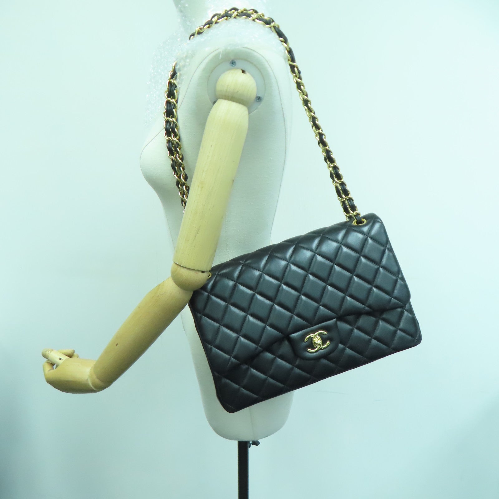 CHANEL 菱格羊皮皮革Classic Jumbo金扣肩背袋黑色
