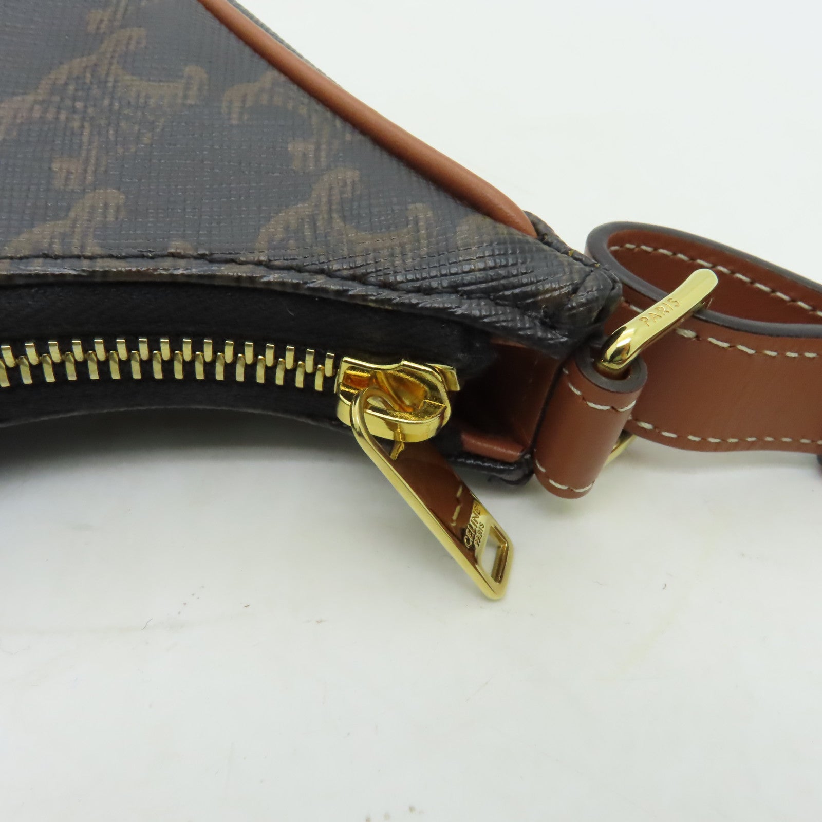 CELINE 塗層帆布Ava金扣手挽袋啡色