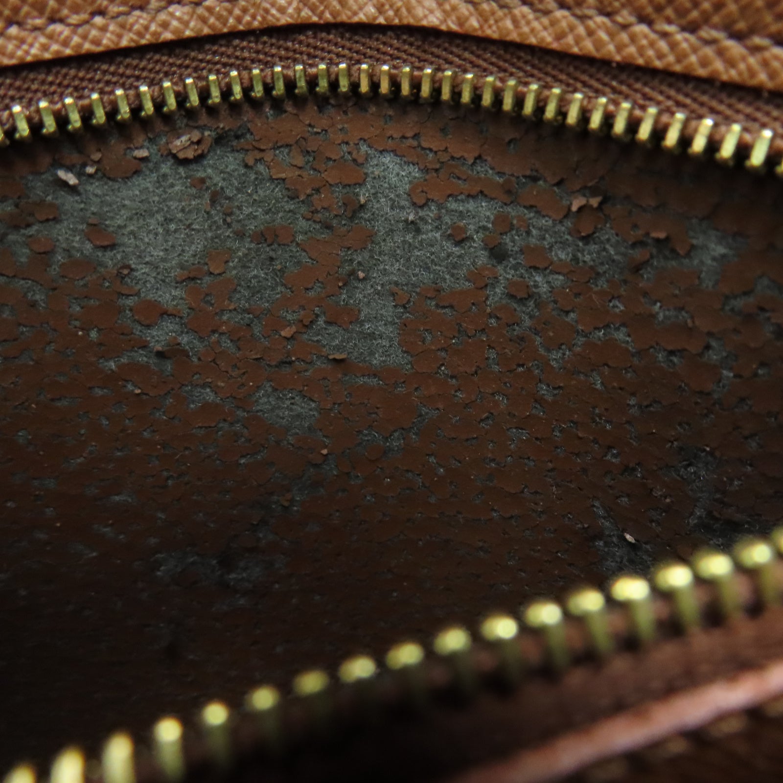 LOUIS VUITTON Monogram Saint Cloud Gold Buckle Shoulder Bag Brown