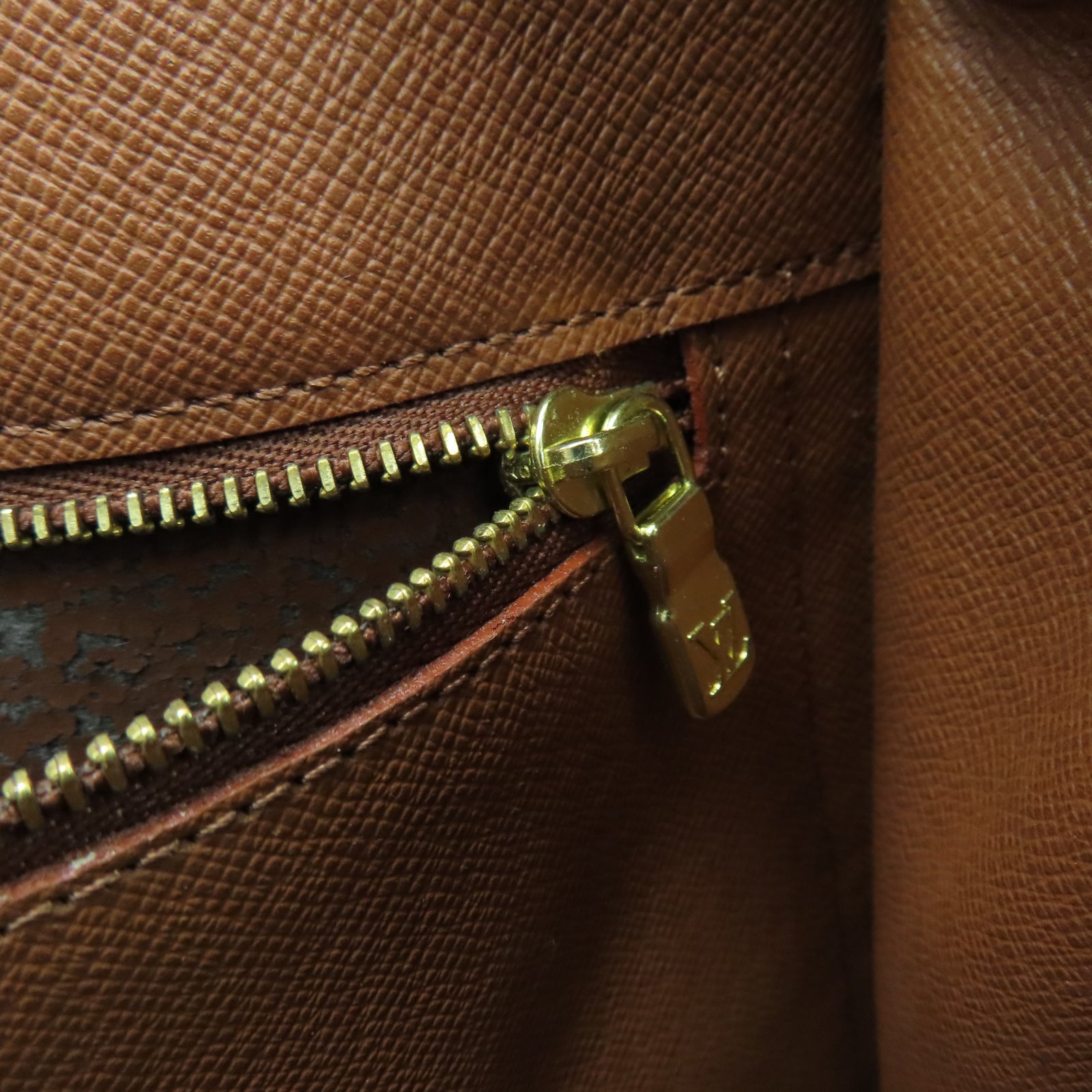 LOUIS VUITTON Monogram Saint Cloud Gold Buckle Shoulder Bag Brown