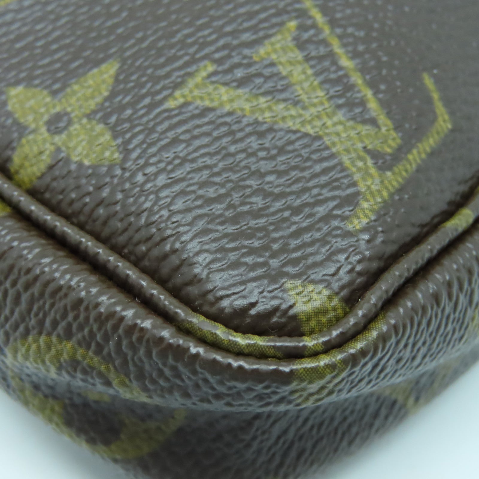 LOUIS VUITTON Monogram Pochette Accessories金扣手拿包棕色