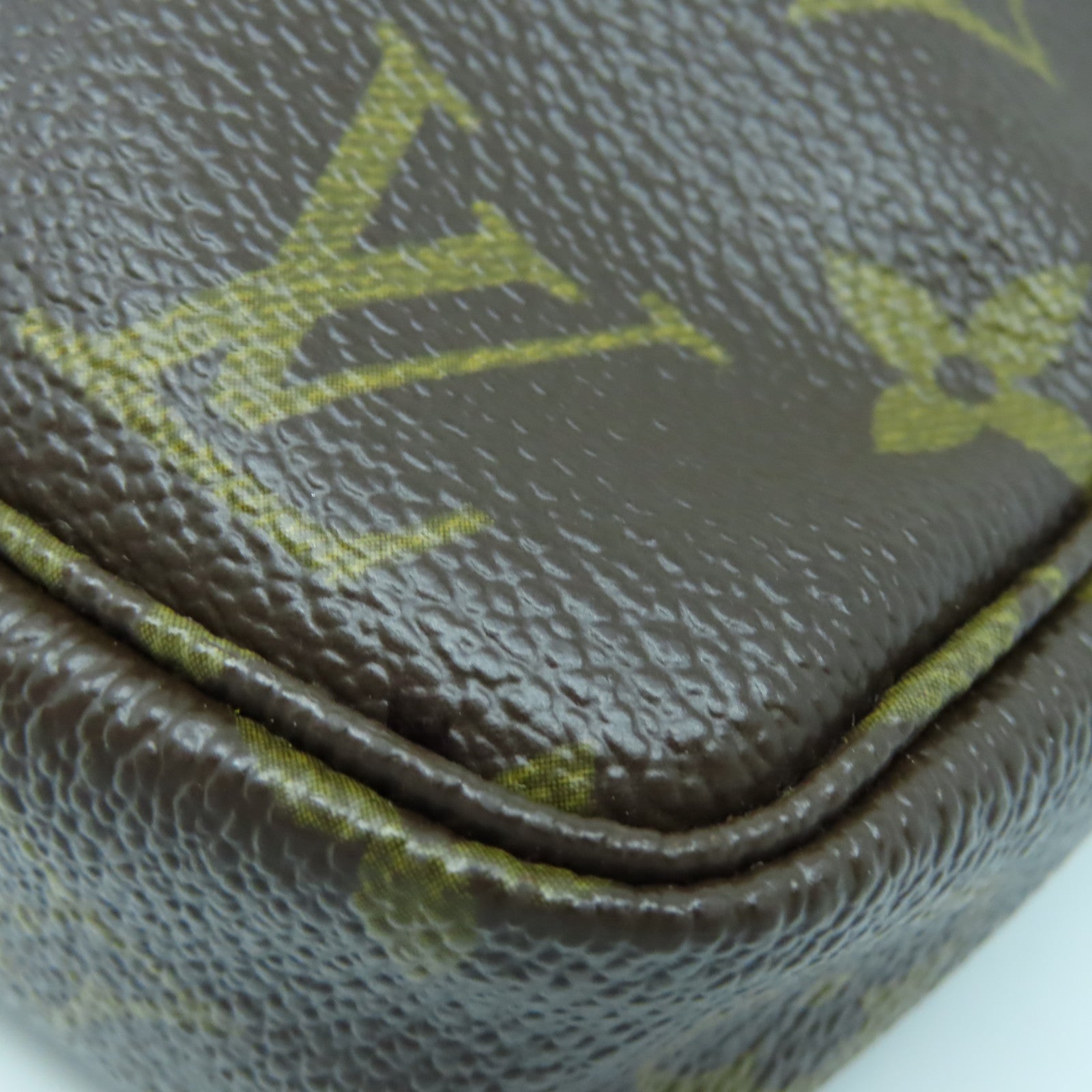 LOUIS VUITTON Monogram Pochette Accessories金扣手拿包棕色