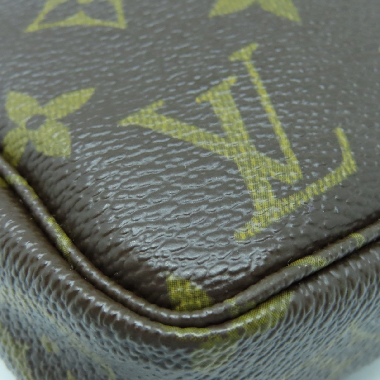 LOUIS VUITTON Monogram Pochette Accessories金扣手拿包棕色