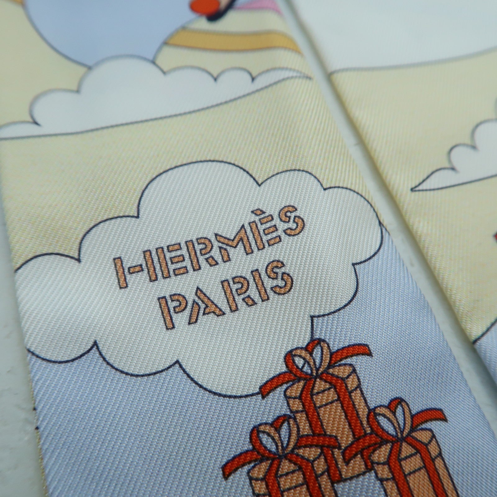 HERMES 絲質Twilly絲巾淺黃色
