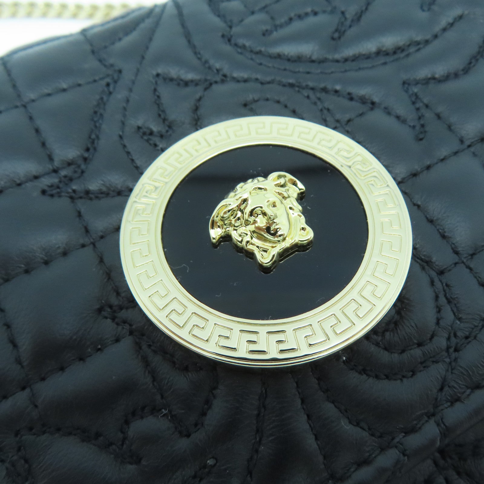 VERSACE 牛皮皮革Wallet On Chain金扣鏈帶肩背袋黑色