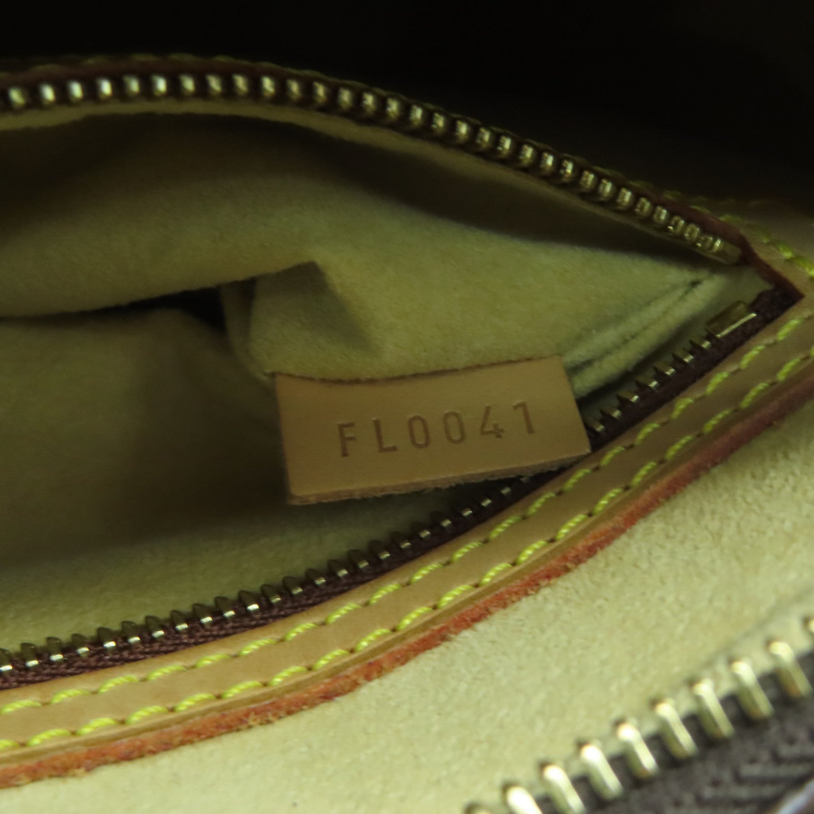 LOUIS VUITTON Monogram Looping MM金扣肩背袋啡色