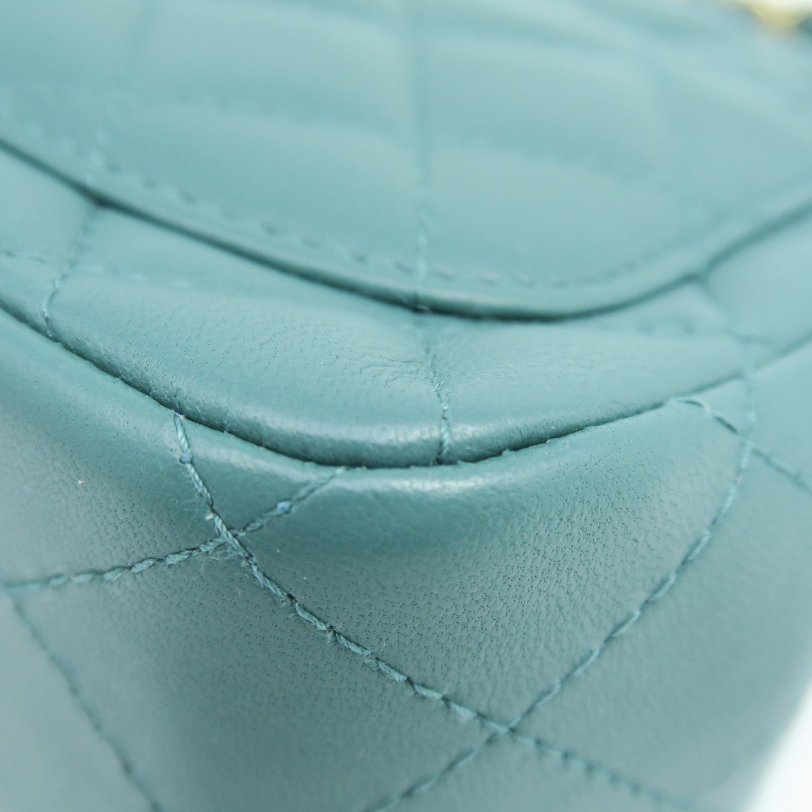 CHANEL rhombic cowhide leather Mini 17cm gold buckle chain shoulder bag green