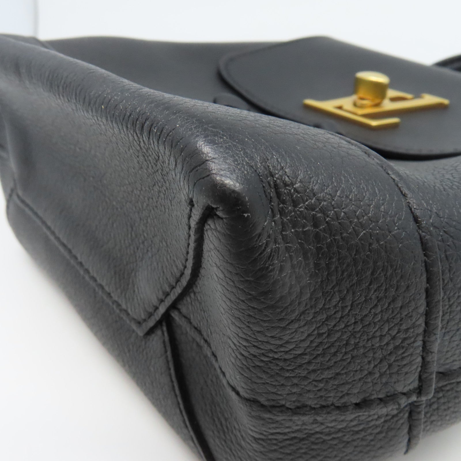 LOUIS VUITTON 牛皮皮革Lock Me Backpack Mini金扣背包黑色